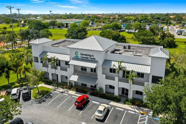 260 Sw Natura Avenue #b, Deerfield Beach