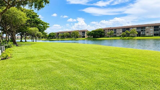 2 of 32 - 901 Sw 141st Avenue #111m, Pembroke Pines, FL