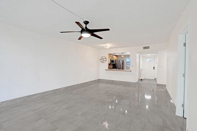8301 Sands Point Boulevard #s102, Tamarac