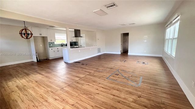 4 of 32 - 1031 Hollywood Boulevard, Hollywood, FL