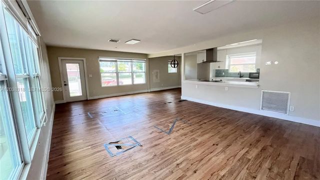 5 of 32 - 1031 Hollywood Boulevard, Hollywood, FL