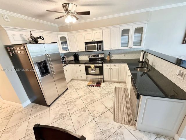 3 of 52 - 1000 Sw 12th Street #201, Fort Lauderdale, FL