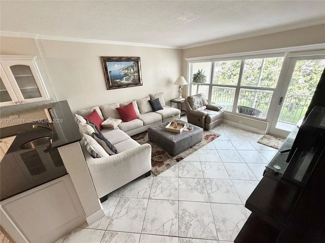 5 of 52 - 1000 Sw 12th Street #201, Fort Lauderdale, FL