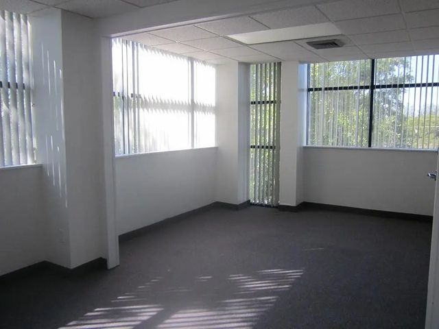 4 of 6 - 8400 N University Drive #316, Tamarac, FL