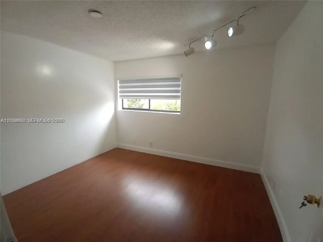 5 of 12 - 6533 Nw 170th Lane, Hialeah, FL