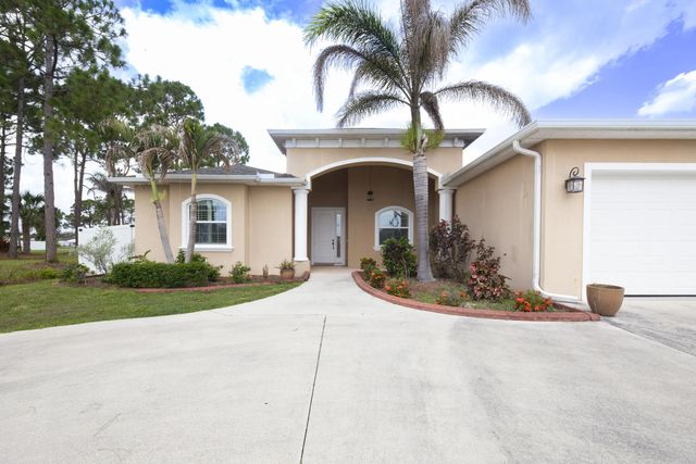 3 of 37 - 6462 Nw Colgate Street, Port St. Lucie, FL