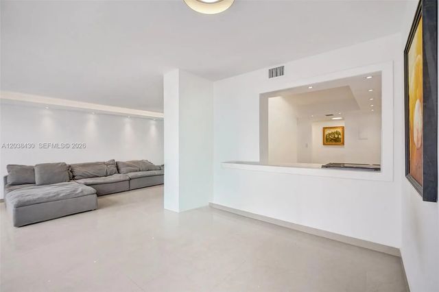 3 of 12 - 400 Leslie Drive #1022, Hallandale Beach, FL