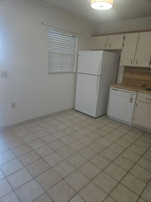 200 Berkley Road #202, Hollywood