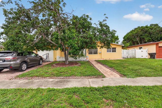 2 of 29 - 4390 Nw 35th Avenue, Lauderdale Lakes, FL