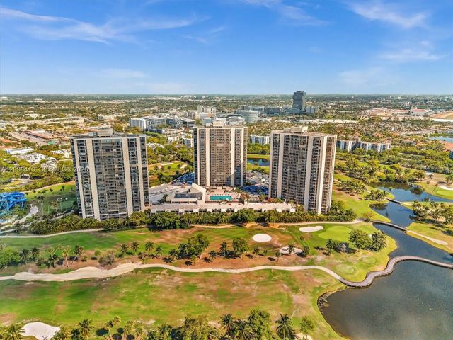 4 of 19 - 20379 W Country Club Drive #1437, Aventura, FL