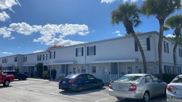 1820 Amberly Avenue #t-10, Orlando
