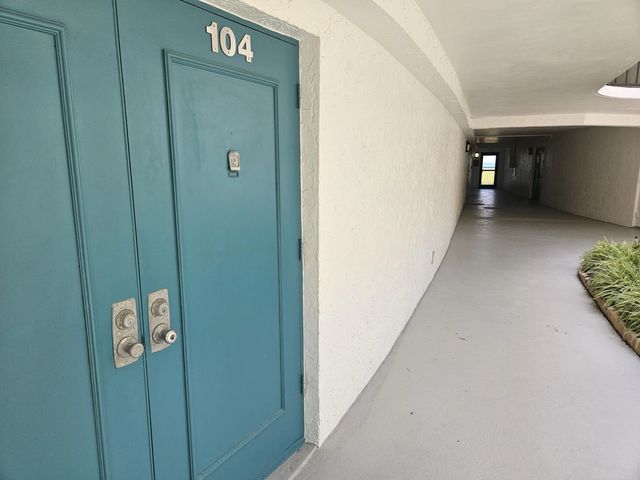 1357 Ne Ocean #104, Stuart