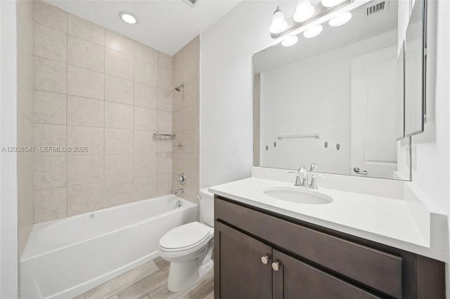 5 of 29 - 3384 Nw 5th Street, Pompano Beach, FL