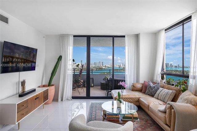 3 of 47 - 1330 West Avenue #3001, Miami Beach, FL