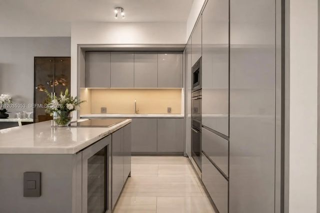 3 of 20 - 18975 Collins Avenue #1802, Sunny Isles Beach, FL