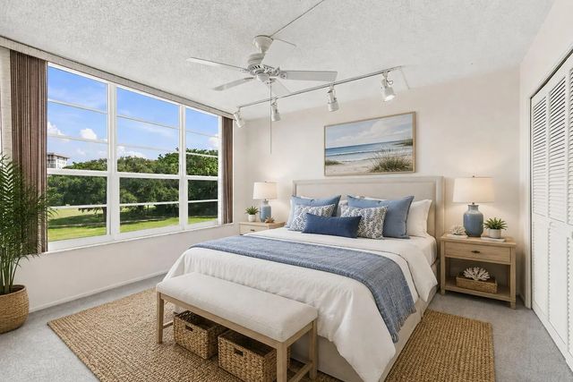 3 of 51 - 555 Oaks Lane #303, Pompano Beach, FL