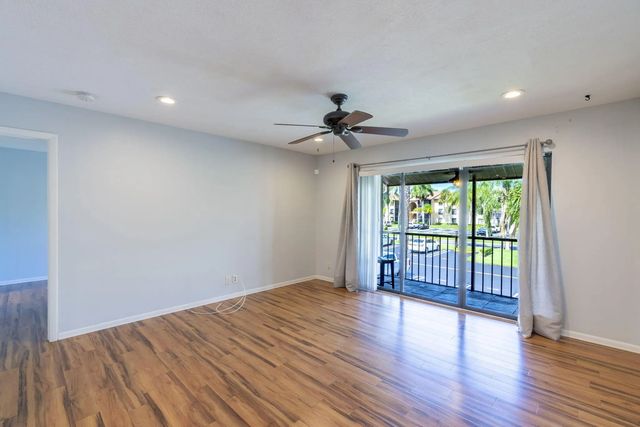 5 of 32 - 610 Sea Pine Way #b2, Greenacres, FL
