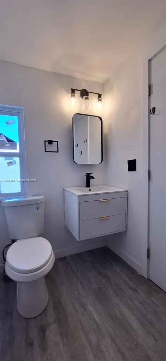 3 of 15 - 4701 Sw 73, Davie, FL