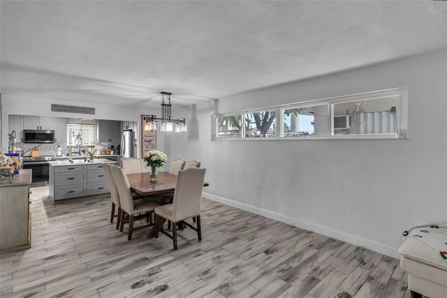 3 of 35 - 3510 Sw 87th Avenue, Miami, FL