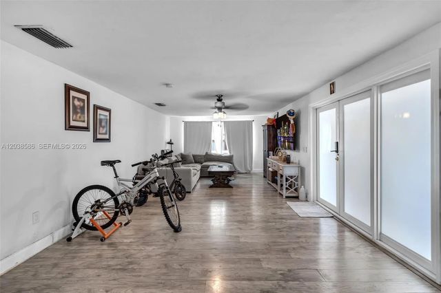 5 of 35 - 3510 Sw 87th Avenue, Miami, FL