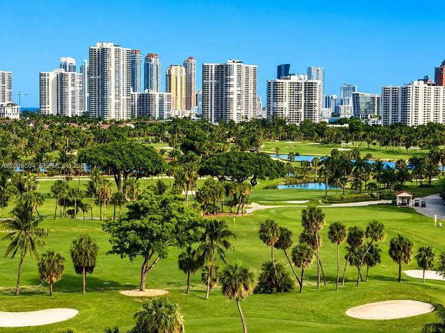 5 of 18 - 20335 W Country Club Drive #1105, Aventura, FL