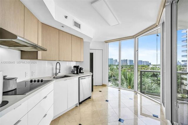 5 of 30 - 19333 Collins Avenue #709, Sunny Isles Beach, FL