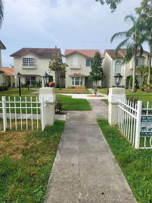 3 of 41 - 10877 Nw 8th Street, Pembroke Pines, FL