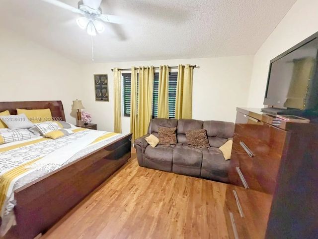 5 of 41 - 10877 Nw 8th Street, Pembroke Pines, FL
