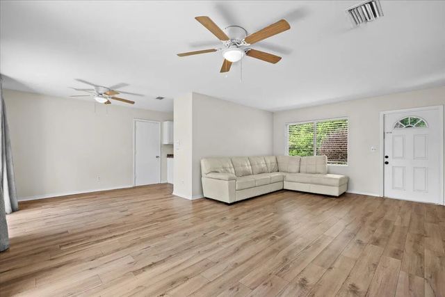 5 of 25 - 2261 Se Pear Lane, Port St. Lucie, FL