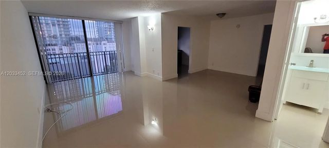 3 of 11 - 16909 N Bay Road #815, Sunny Isles Beach, FL