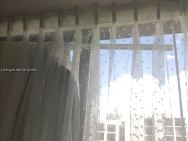 3 of 52 - 16919 N Bay Road #608, Sunny Isles Beach, FL