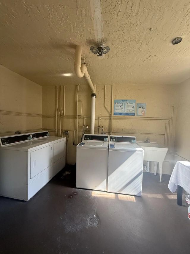 4 of 13 - 2811 Somerset Drive #118, Lauderdale Lakes, FL