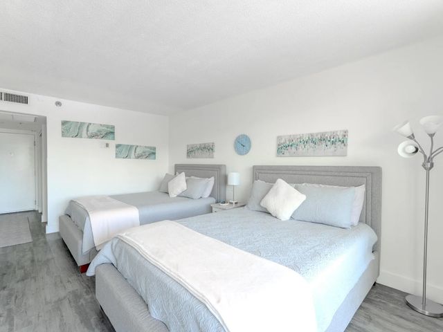 2 of 17 - 19201 Collins Avenue #1038, Sunny Isles Beach, FL