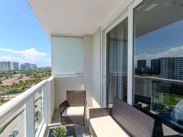 3 of 17 - 19201 Collins Avenue #1038, Sunny Isles Beach, FL
