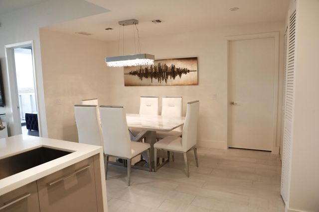 3 of 16 - 2000 Metropica Way #811, Sunrise, FL