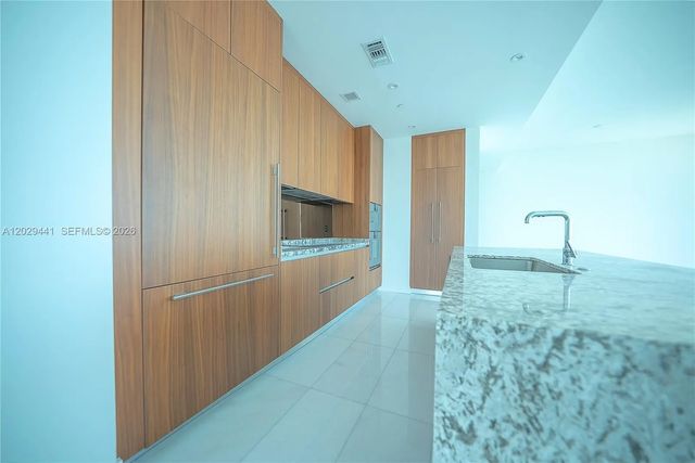 5 of 27 - 175 Se 25th Road #2103, Miami, FL
