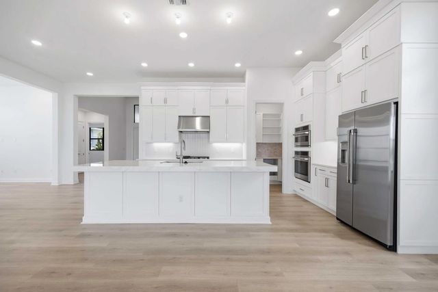 3 of 42 - 5627 Saint Armands Way, Westlake, FL