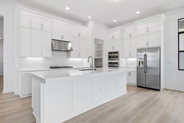 4 of 42 - 5627 Saint Armands Way, Westlake, FL