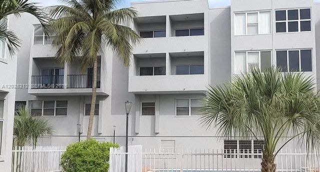 1555 W 44th Place #203, Hialeah
