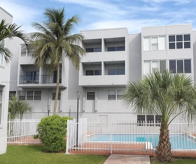 4 of 25 - 1555 W 44th Place #203, Hialeah, FL