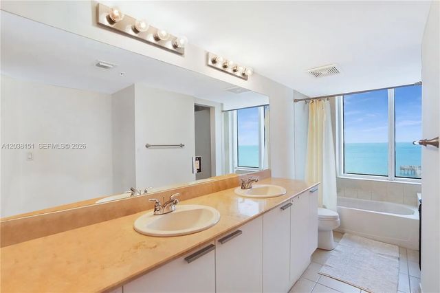 5 of 41 - 16699 Collins Avenue #1002, Sunny Isles Beach, FL