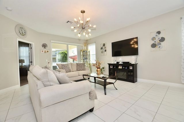 5 of 36 - 1897 Nw Cataluna Circle, Port St. Lucie, FL