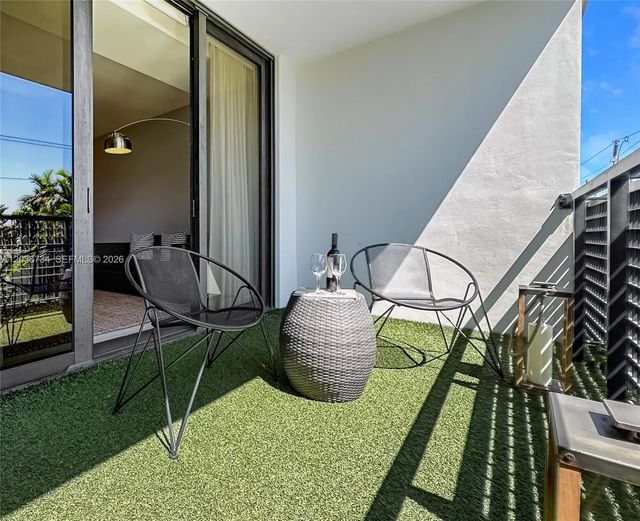 5 of 7 - 1120 98th Street #301, Bay Harbor Islands, FL