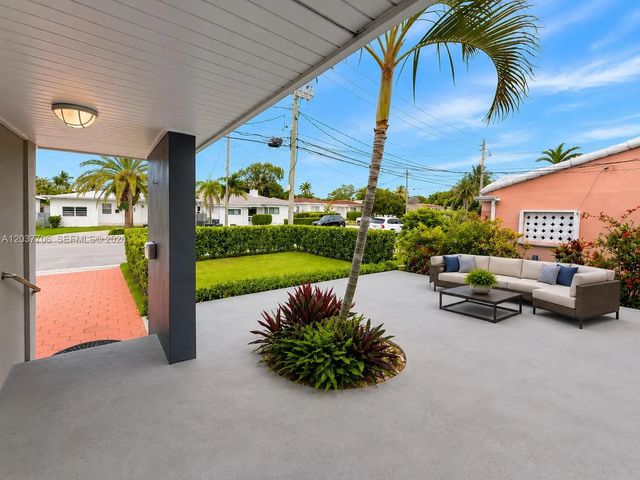 9156 Froude Avenue, Surfside