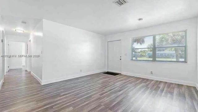 4 of 15 - 1040 Nw 23rd Terrace, Fort Lauderdale, FL