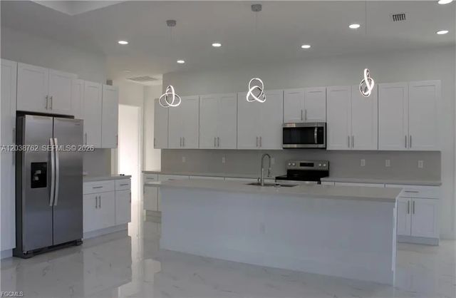 3 of 25 - 3316 7th Street Sw, Lehigh Acres, FL