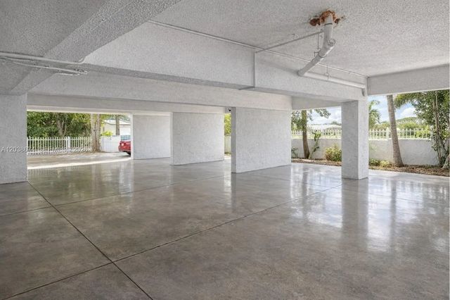 4 of 14 - 1090 Ne 129th Street #205, North Miami, FL