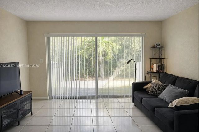 5 of 14 - 1090 Ne 129th Street #205, North Miami, FL