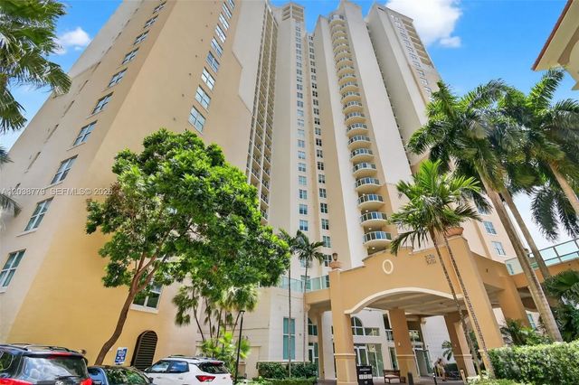 3330 Ne 190th Street #1611, Aventura