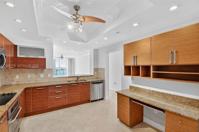 4 of 38 - 3330 Ne 190th Street #1611, Aventura, FL